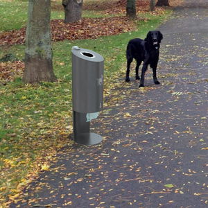 cubo de basura canino