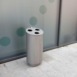 cubo de basura público / de acero galvanizado / de acero inoxidable / de acero COR-TEN®