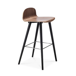 taburete de bar de diseño escandinavo