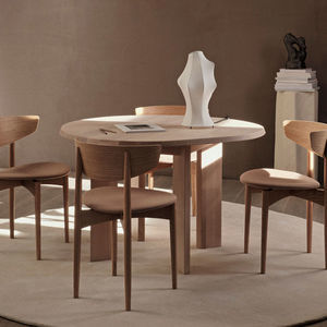 mesa de comedor contemporánea