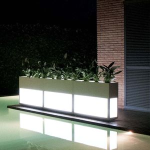 jardinera de acero inoxidable