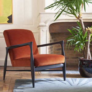 sillón de estilo escandinavo