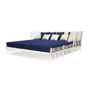 cama de jardín de matrimonio