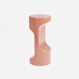 mesita auxiliar de diseño minimalista
