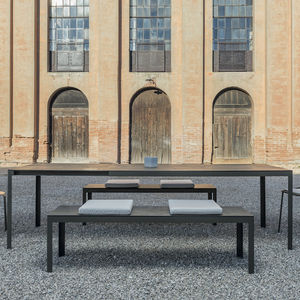 mesa contemporánea