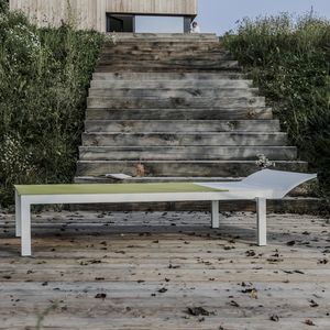 tumbona contemporánea