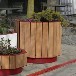 jardinera de madera aceitada
