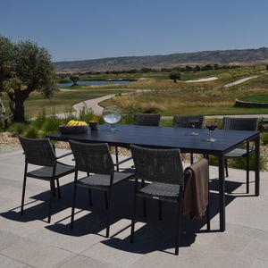 mesa contemporánea