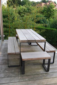 mesa contemporánea
