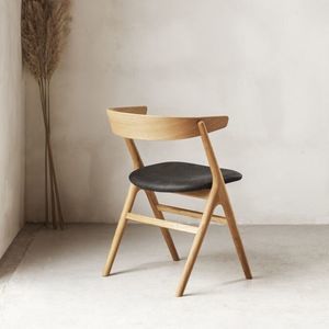 silla de comedor de diseño escandinavo