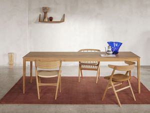 mesa de comedor de diseño escandinavo