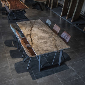 mesa de comedor contemporánea