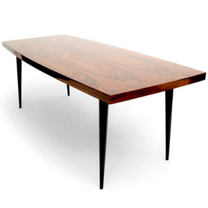mesa contemporánea