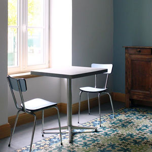 mesa bistró contemporánea