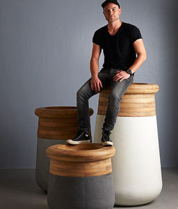 jardinera de hormigón / de madera / redonda / contemporánea