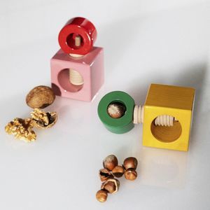 cascanueces de madera