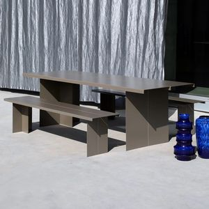 mesa contemporánea