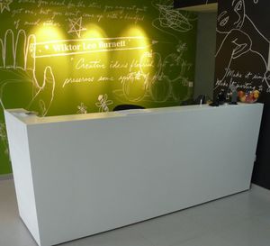mostrador de recepción de Corian®