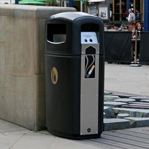 cubo de basura público