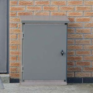 cuadro eléctrico de pie / industrial / vacío / con puerta