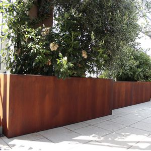 jardinera de acero