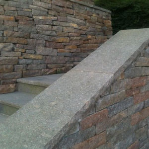 remate de pared de piedra