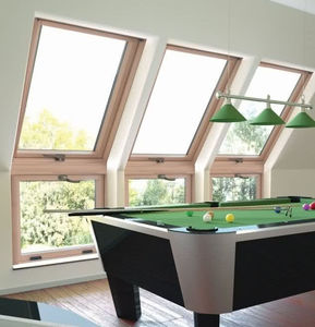 ventana de tejado de madera