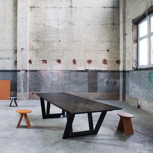 mesa contemporánea