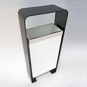 cubo de basura público