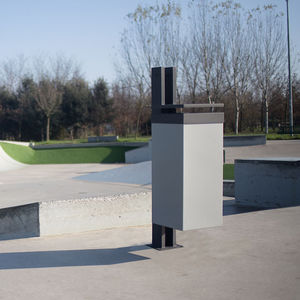 cubo de basura público