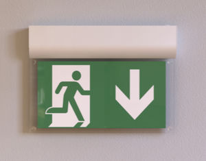 iluminación de emergencia de pared