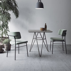 mesa contemporánea