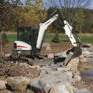 excavadora mini / con orugas / compacta / giratoria