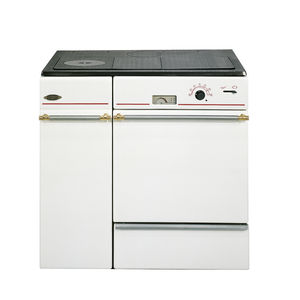 cocina con horno de leña