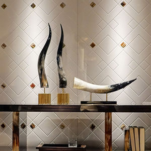 escultura de madera lacada