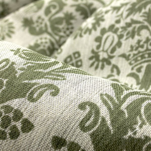 visillo con motivos decorativos