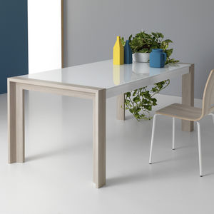mesa contemporánea