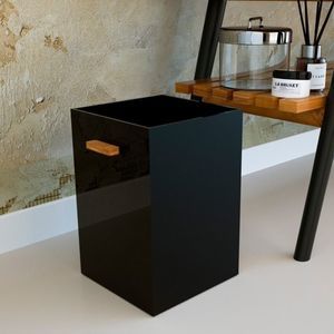cubo de basura de baño