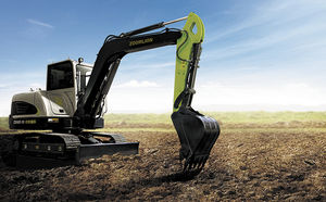 excavadora con orugas