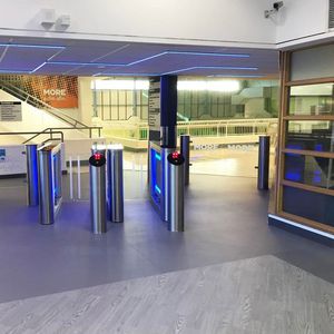 pasillo motorizado para control de acceso