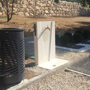 fuente de agua de exterior