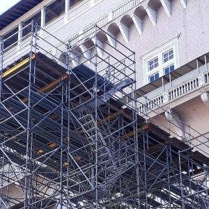 escalera de acceso en U