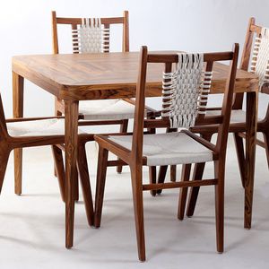 mesa de comedor contemporánea