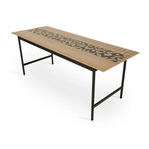 mesa de comedor contemporánea