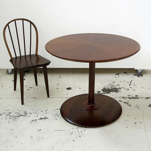 mesa contemporánea