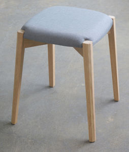 taburete contemporáneo