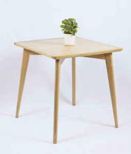 mesa contemporánea