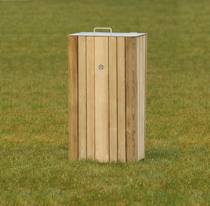 cubo de basura de madera