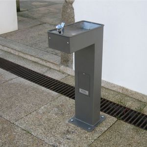 fuente de agua de exterior
