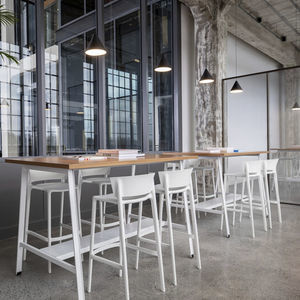 silla de bar contemporánea
